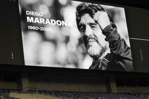 Η εικόνα του Ντιέγκο Μαραντόνα στα μάτριξ του σταδίου στο πλαίσιο της αναμέτρησης FC Dallas - Seattle Sounders για τα playoffs του MLS