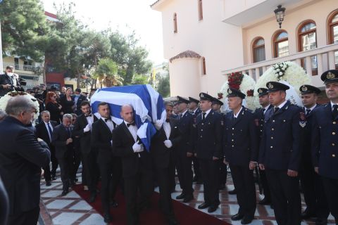 Άγημα της Πυροσβεστικής παρευρέθηκε στην κηδεία του Αλέξανδρου Νικολαΐδη
