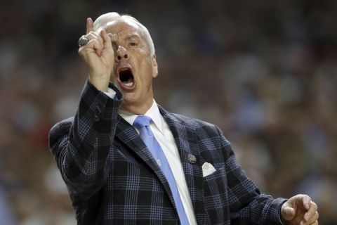 North Carolina head coach Roy Williams yells during the second half in the finals of the Final Four NCAA college basketball tournament against Gonzaga, Monday, April 3, 2017, in Glendale, Ariz. (AP Photo/David J. Phillip)