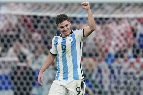 Ο Χούλιαν Άλβαρες πανηγυρίζει γκολ του στο Αργεντινή - Κροατία