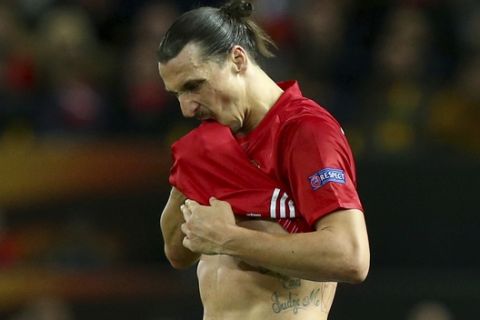 Manchester United's Zlatan Ibrahimovic reacts after failing to score during the Europa League quarterfinal second leg soccer match between Manchester United and Anderlecht at Old Trafford stadium, in Manchester, England, Thursday, April 20, 2017. (AP Photo/Dave Thompson)
