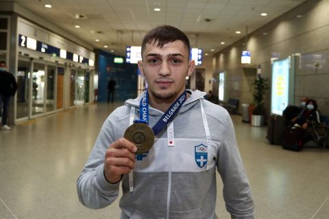 Ο Γιώργος Πιλίδης με το χρυσό μετάλλιο στο Παγκόσμιο πρωτάθλημα