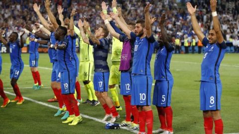 Οι Ισλανδοί "κράζουν" τους Γάλλους για το "Thunder clap"