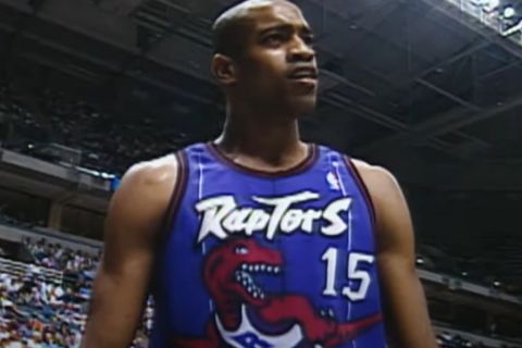 NBA: Η φανέλα των Τορόντο Ράπτορς του 1998/99 ψηφίστηκε ως η καλύτερη όλων των εποχών