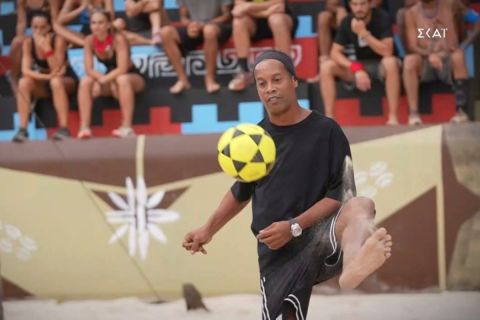 Χαμός στο Survivor: Ο Ροναλντίνιο μπαίνει και παίζει ποδοβόλεϊ