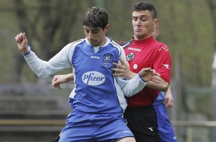 KARLSRUHE, GERMANY - APRIL 17:  Lars Stindl (L) of Karlsruhe competes with Burak Karan (R) of Hanover during the DFB Juniors German Cup semi final match between Karlsruher SC and Hanover 96 at the Wildpark Stadium on April 17, 2006 in Karlsruhe, Germany. (Photo by Alexander Heimann/Bongarts/Getty Images)


