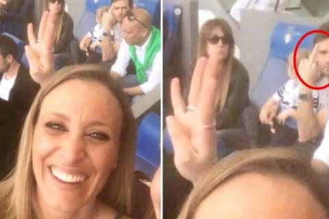 Η selfie με τα τέσσερα δάχτυλα που έγινε viral!