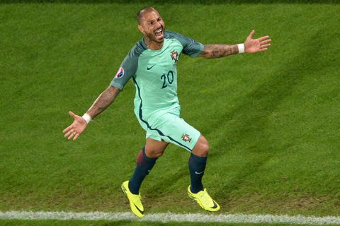 Portugal's forward Ricardo Quaresma celebrates after scoring a goal during the extra-time in the Euro 2016 round of sixteen football match Croatia vs Portugal, on June 25, 2016 at the Bollaert-Delelis stadium in Lens. / AFP / FRANCOIS LO PRESTI        (Photo credit should read FRANCOIS LO PRESTI/AFP/Getty Images)