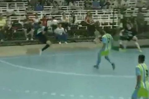 Φανταστικό γκολ σε αγώνα futsal στην Αργεντινή