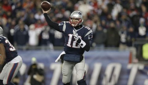 QB Tom Brady (12)
NFL Football: Denver Broncos at New England Patriots
Game Action
Gillette Stadium/Foxborough, MA, USA
11/24/2013
X157254 TK1
Credit: Winslow Townson