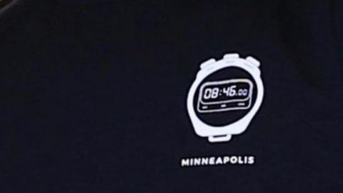 ΛεΜπρόν: Τίμησε τον Τζορτζ Φλόιντ με μπλούζα που είχε ένα ρολόι που έγραφε "8:46"