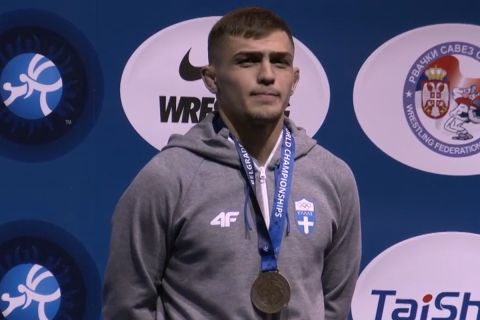 Ο Γιώργος Πιλίδης με το χρυσό στο Παγκόσμιο πρωτάθλημα Νέων