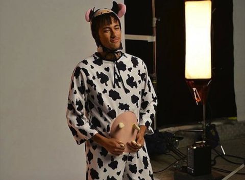 Ο Νεϊμάρ ντυμένος... αγελάδα! 