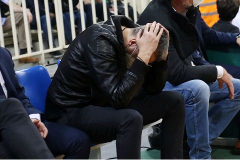 Ο Δημήτρης Διαμαντίδης απογοητευμένος στο Παναθηναϊκός - Ολυμπιακός