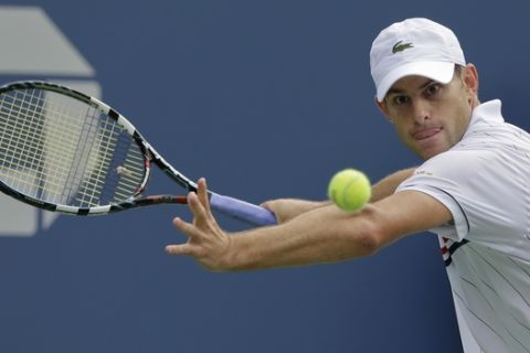 Andy Roddick eyes the ball during his match against Argentina's Juan Martin Del Potro in the quarterfinals during the 2012 US Open tennis tournament,  Wednesday, Sept. 5, 2012, in New York. (AP Photo/Darron Cummings)