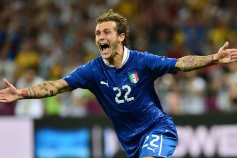 Italian midfielder Alessandro Diamanti celebrates after scoring during the penalty shoot out of the Euro 2012 football championships quarter-final match England vs Italy on June 24, 2012 at the Olympic Stadium in Kiev. Italy won 4 to 2.    AFP PHOTO / GIUSEPPE CACACE        (Photo credit should read GIUSEPPE CACACE/AFP/GettyImages)