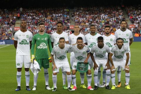 Chapecoense players pose for a picture prior of the Joan Gamper trophy friendly soccer match between FC Barcelona and Chapecoense at the Camp Nou stadium in Barcelona, Spain, Monday, Aug. 7, 2017. (AP Photo/Manu Fernandez)