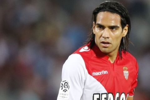 Colombian striker Radamel Falcao, newly-signed player for French Ligue 1 soccer club AS Monaco reacts during his French Ligue 1 soccer against Girondins Bordeaux at the Chaban Delmas Stadium in Bordeaux, Southwestern France, August 10, 2013. REUTERS/Regis Duvignau (FRANCE - Tags: SPORT SOCCER)