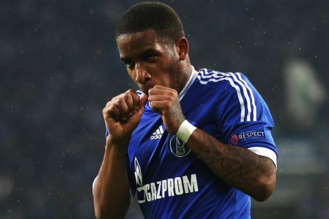 GELSENKIRCHEN, GERMANY - NOVEMBER 06: Jefferson Farfan of Schalke celebrates after scoring his team's second goal during the UEFA Champions League group B match between FC Schalke 04 and Arsenal FC at Veltins-Arena on November 6, 2012 in Gelsenkirchen, Germany.  (Photo by Joern Pollex/Bongarts/Getty Images)