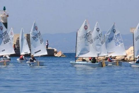 Προηγούνται οι Έλληνες στο "29ο Athens international sailing week"