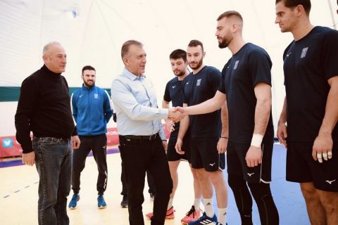 Εθνική Ανδρών Χάντμπολ: Ο Βρούτσης στο πλευρό της ομάδας, πριν την αναχώρησή της για το Ευρωπαϊκό Πρωτάθλημα