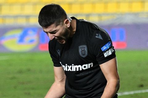 Ο Αντόνιο Τσόλακ πανηγυρίζει γκολ επί του Παναιτωλικού στο Αγρίνιο