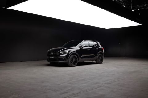 Volvo_XC40_Black_Edition