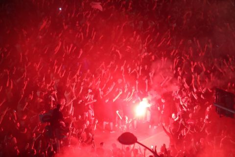 Οι οπαδοί του ΠΑΟΚ πανηγυρίζουν την κατάκτηση του Κυπέλλου Ελλάδας