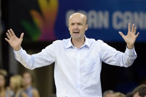 Slovenia's coach Zdovc Jure gestures during the 2014 FIBA World basketball championships group D match Korea VS Slovenia at the Gran Canaria Arena in Gran Canaria on September 2, 2014.   AFP PHOTO/ GERARD JULIENGERARD JULIEN/AFP/Getty Images