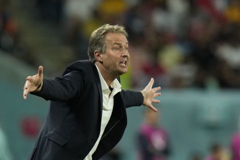 Denmark's head coach Kasper Hjulmand shouts out as gives instructions from the side line during the World Cup group D soccer match between Australia and Denmark, at the Al Janoub Stadium in Al Wakrah, Qatar, Wednesday, Nov. 30, 2022. (AP Photo/Francisco Seco)