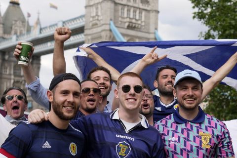 Οι φίλοι της Σκωτίας στη fan zone του Λονδίνου