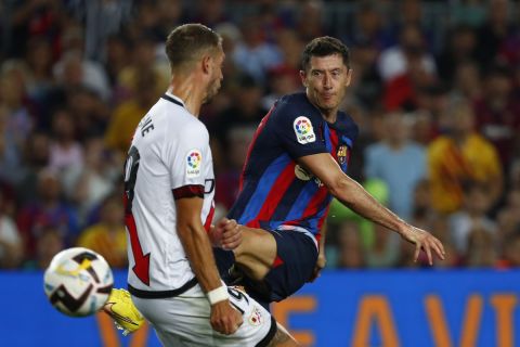 Ο Ρόμπερτ Λεβαντόβσκι με τη φανέλα της Μπαρτσελόνα σε αγώνα της La Liga κόντρα στην Ράγιο Βαγεκάνο | 13 Αυγούστου 2022
