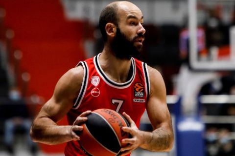 Ο Βασίλης Σπανούλης με την μπάλα στα χέρια, απέναντι στη Ζενίτ για την 7η αγωνιστική της EuroLeague 2020-21