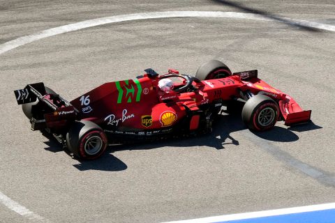 Ο Σαρλ Λεκλέρκ της Ferrari σε στγιμιότυπο των πρώτων ελεύθερων δοκιμαστικών του GP Ρωσίας στην πίστα του Σότσι | Παρασκευή 24 Σεπτεμβρίου 2021