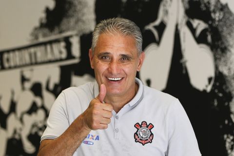O Τίτε, προπονητής της εθνικής Βραζιλίας, το 2015, μετά την προπόνηση της τότε ομάδας του - Κορίνθιανς στο Σάο Πάολο