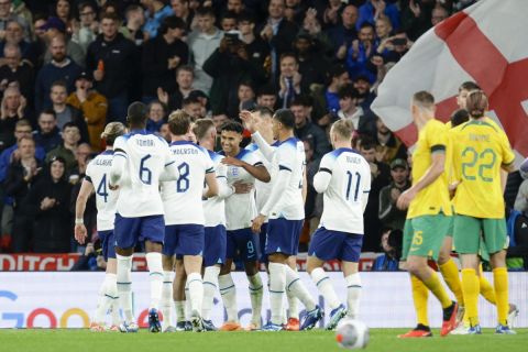Οι παίκτες της Αγγλίας πανηγυρίζουν γκολ που σημείωσαν κόντρα στην Αυστραλία σε φιλικό παιχνίδι στο "Γουέμπλεϊ", Λονδίνο | Παρασκευή 13 Οκτωβρίου 2023