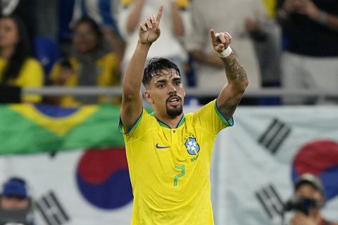Ο Λούκας Πακετά πανηγυρίζει γκολ του στην αναμέτρηση ανάμεσα στη Βραζιλία και τη Νότια Κορέα