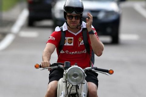 Η λατρεία του Vettel για τις κλασσικές μοτοσυκλέτες