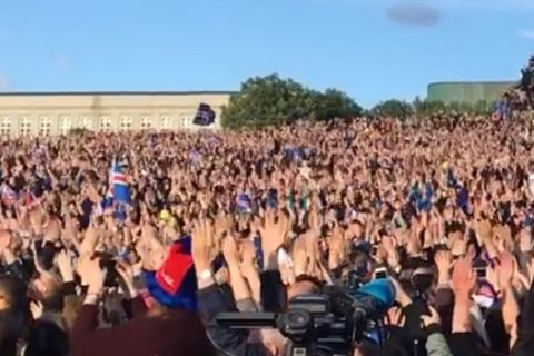 'Viking thunder-clap' από 10.000 Ισλανδούς στο Ρέικιαβικ παρά την ήττα