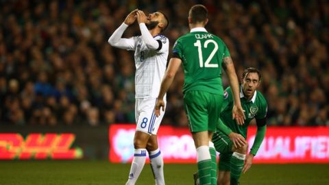 DUBLIN, IRELAND - NOVEMBER 16:  Edin Dzeko of Bosnia and Herzegovina holds off the challenge from James McCarthy of the Republic of Ireland during the UEFA EURO 2016 Qualifier play off, second leg match between Republic of Ireland and Bosnia and Herzegovina at the Aviva Stadium on November 16, 2015 in Dublin, Ireland.  (Photo by Ian Walton/Getty Images)