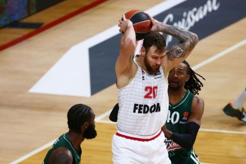 Ο άσος της Μονακό, Ντονάς Μοτιεγιούνας στο παιχνίδι με τον Παναθηναϊκό στο ΟΑΚΑ για τη EuroLeague της σεζόν 2021/22