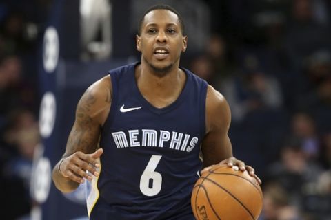 Memphis Grizzlies' Mario Chalmers plays against the Minnesota Timberwolvesin the second half of an NBA basketball game Monday, April 9, 2018, in Minneapolis. (AP Photo/Jim Mone)