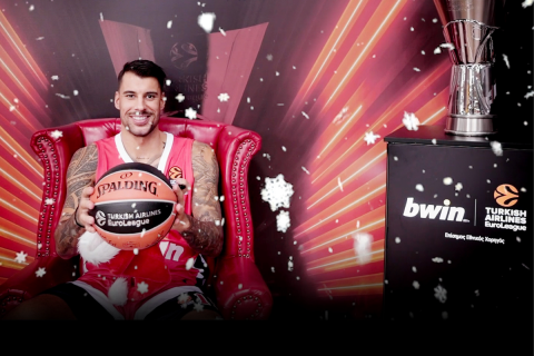 Χριστουγεννιάτικoς διαγωνισμός: Μια μπάλα της EuroLeague με τις υπογραφές των παικτών του Ολυμπιακού! 