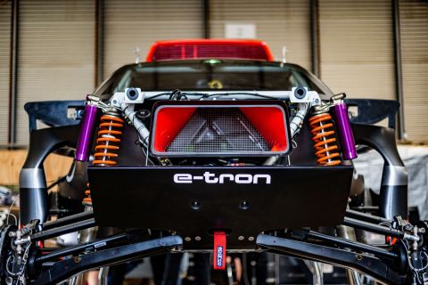 Ετοιμάζεται το ηλεκτρικό Audi RS Q e-tron για το ράλι Ντακάρ