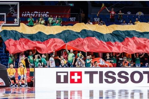 Παγκόσμιο Κύπελλο: Οι οπαδοί της Λιθουανίας έβριζαν τη FIBA