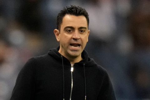 Ο προπονητής της Μπαρτσελόνα, Τσάβι, σε στιγμιότυπο κόντρα στη Ρεάλ για τα ημιτελικά του Supercopa 2021 στο "Κινγκ Φαχντ", Ριάντ | Τετάρτη 12 Ιανουαρίου 2022