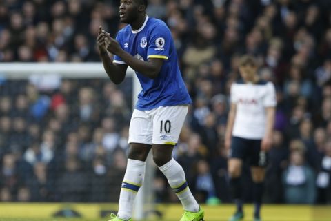 Everton's Romelu Lukaku reacts and gestures to his teammates after he scored his sides first goal of the game during the English Premier League soccer match between Tottenham Hotspur and Everton at White Hart Lane in London, Sunday, March 5, 2017. (AP Photo/Alastair Grant)