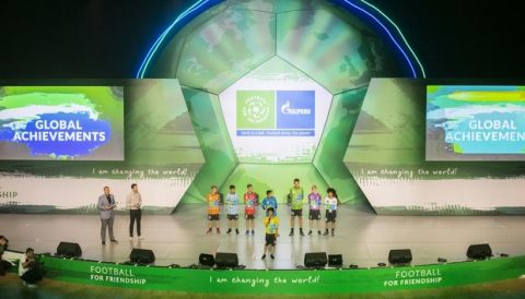 Το διεθνές φόρουμ "Ποδόσφαιρο για τη Φιλία" ένωσε παιδιά από 64 χώρες