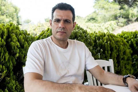 Ο Δημήτρης Ιτούδης στη φωτογράφιση για τη συνέντευξή του στο SPORT24