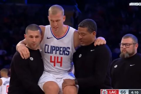 NBA: Τρομακτικός τραυματισμός για τον Πλάμλι, φόβοι ότι έπαθε ζημιά στο γόνατο